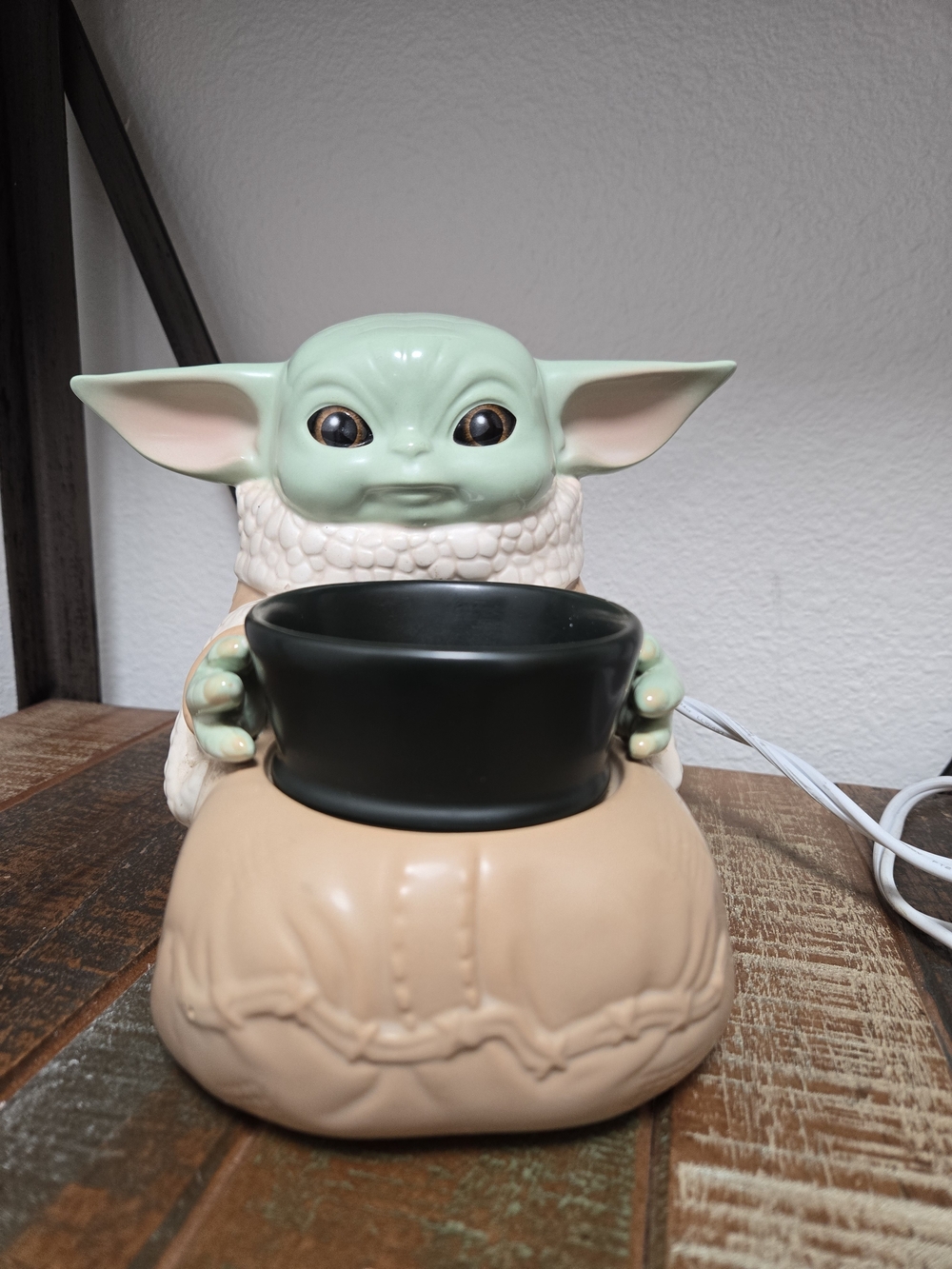 Scentsy Green and Tan Baby Yoda Ceramic Wax Warmer